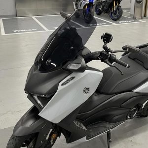 משקף מגן רוח מושחר לxmax 2026
